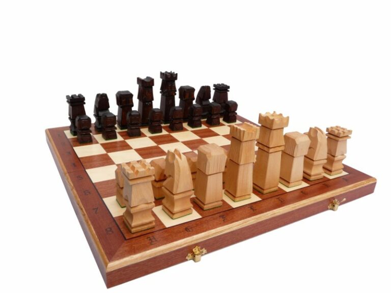 Jeu D Echecs En Bois Original Et Echiquier Pliable