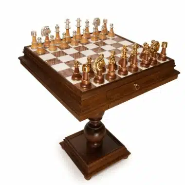 Ensemble Staunton Haut de Gamme Table et Jeu d'Echecs en Bois d'Hêtre et Marbre de Carrare et Albâtre & Bois et Laiton Massif Plaqué Or et Argent