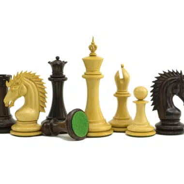 Jeu d'échecs Sheffield en bois de rose, pièces disposées en arc avec cavaliers sculptés