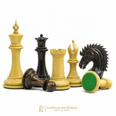 Jeu d'échecs Sheffield en bois de rose, pièces couchées montrant la base en feutrine verte