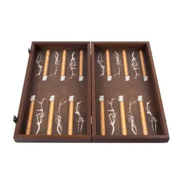 Backgammon Design Cigare Robusto ouvert, vue rapprochée des deux faces du plateau