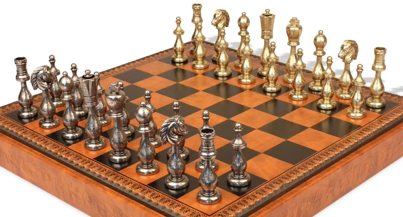 Ensemble Oriental Echiquier en Similcuir avec Rangement et Pièces d'Echecs en Métal Filigrane – Image 4