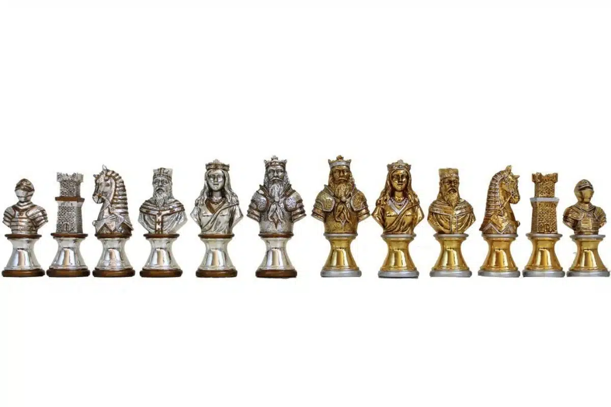 Ensemble Jeu d'Echecs Buste Médieval en Etain et Echiquier en Marbre – Image 2