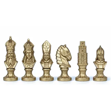 Jeu d'échecs en métal médiéval II, détail des pièces finition dorée