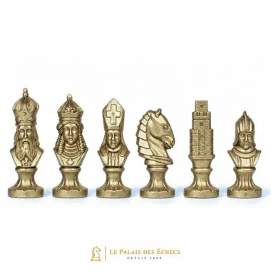 Pièces d'échecs Moncada dorées : roi, fou, cavalier et tour en détail
