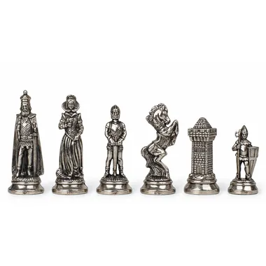 Pièces d'échecs Mary Stuart en métal argenté, détail de la reine et du cavalier