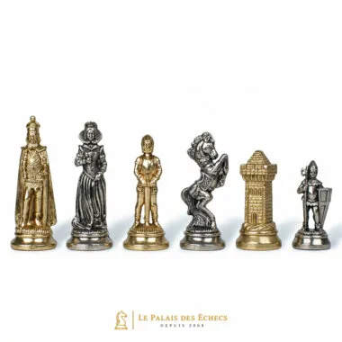 Pièces d'échecs Mary Stuart X, dame, cavalier, cheval et tour en détail