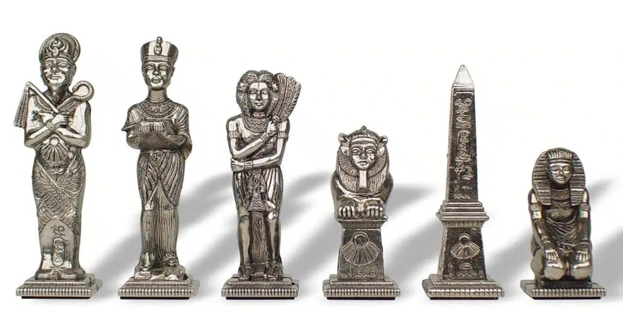 Figurines Egypte en Metal et Echiquier en Bois de Bruyere et Noyer Laqué – Image 6