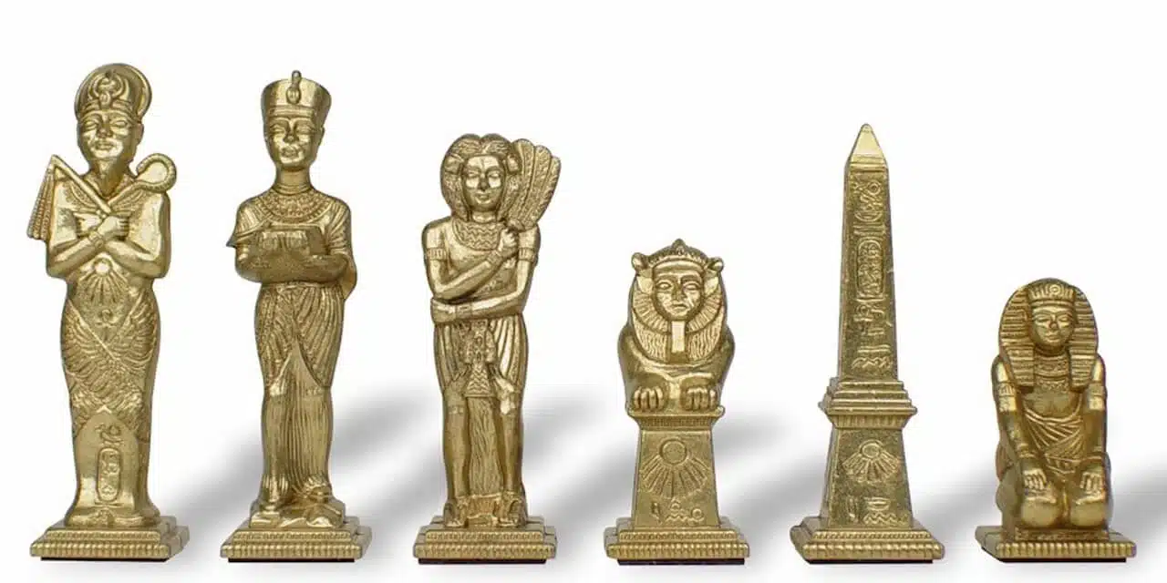 Figurines Egypte en Metal et Echiquier en Bois de Bruyere et Noyer Laqué – Image 5