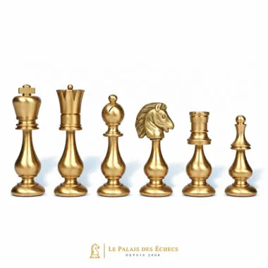 Pièces dorées en laiton massif : roi, pion, cavalier et tour du jeu Grand Oriental