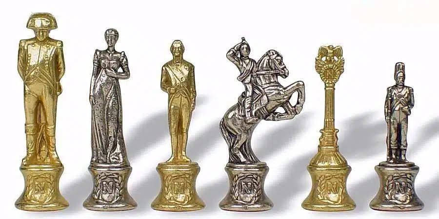 Ensemble Napoleon Echiquier en Similicuir & Jeu d'Echecs en Métal Massif – Image 7