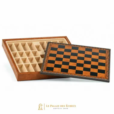 Ensemble Samourai III, coffret ouvert montrant échiquier et compartiments de rangement