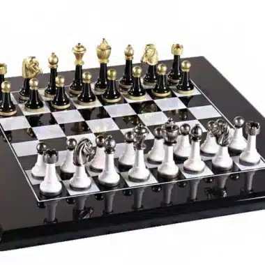 Ensemble Staunton Design II Echiquier en Bois Laqué & Jeu d'Echecs en Métal Massif Laqué Noir et Blanc