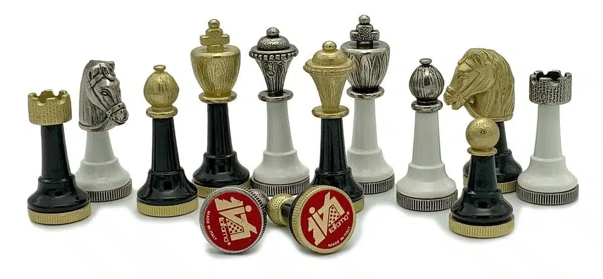Ensemble Staunton Design IV Echiquier en Bois d'Erable et Jeu d'Echecs en Bois et en Métal – Image 8