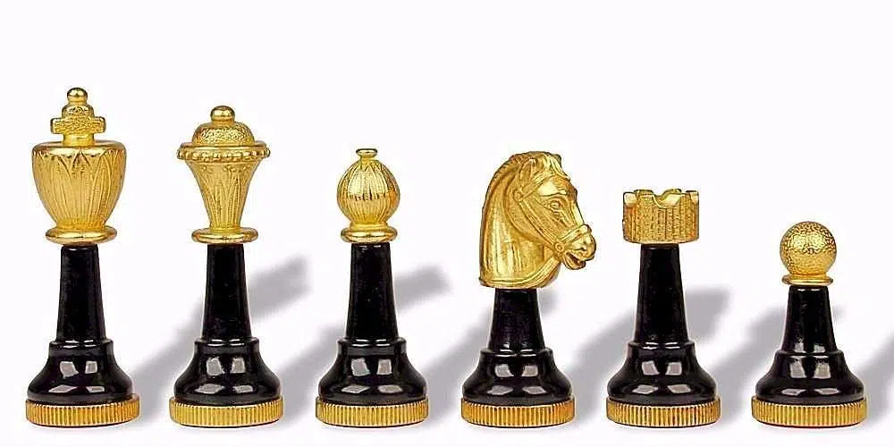 Ensemble Staunton Design IV Echiquier en Bois d'Erable et Jeu d'Echecs en Bois et en Métal – Image 6