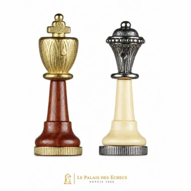Détail des deux rois dorés et argentés du jeu Classic II