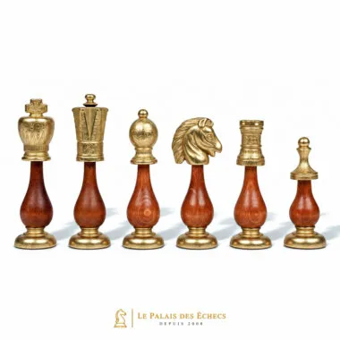 Pièces d'échecs Arabic Style entièrement dorées, détail de la tour et du cheval