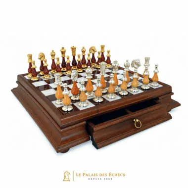 Ensemble "Large Oriental" Echiquier sur Pied en Bois Massif et Plateau en Albâtre de Toscane avec Tiroir de Rangement & Jeu d'Echecs en Bois et Laiton Plaqué Or et Argent