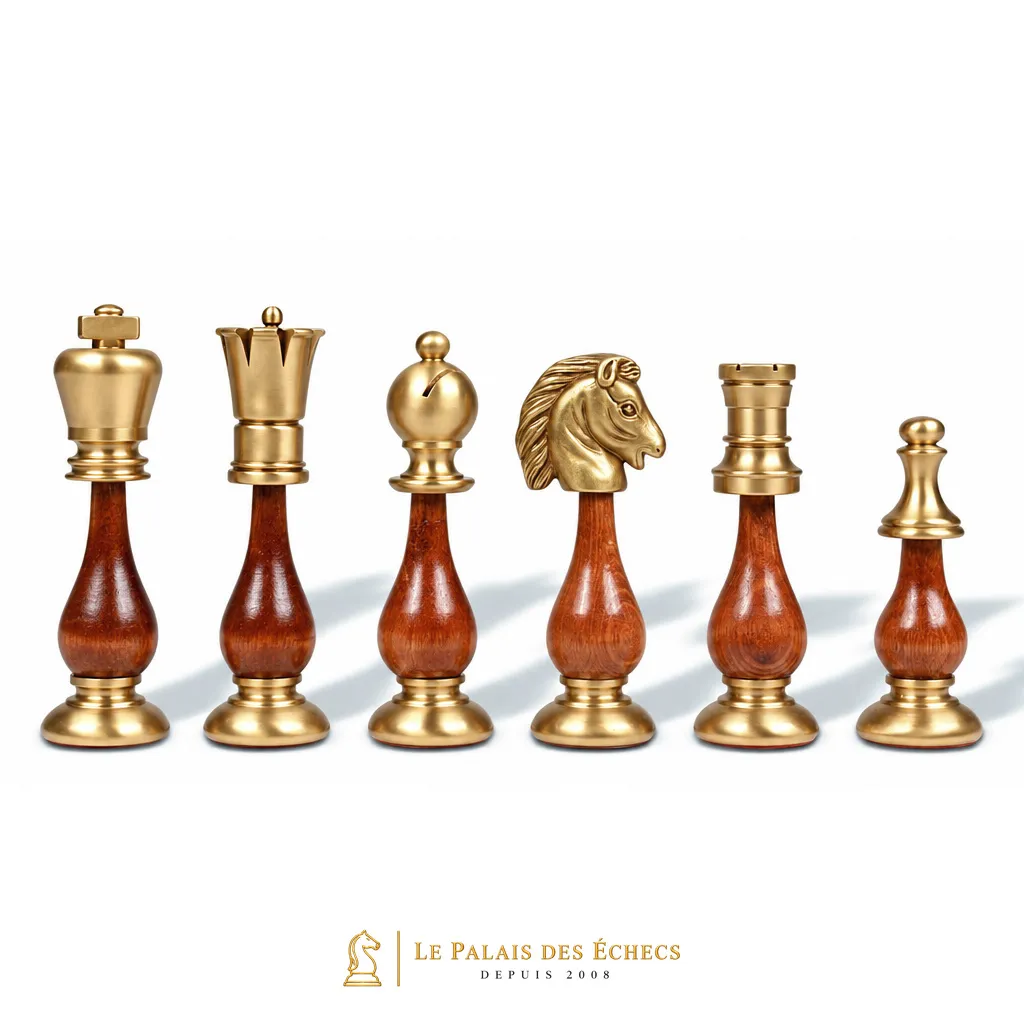 Pièces d'échecs Oriental entièrement dorées en bois et laiton massif