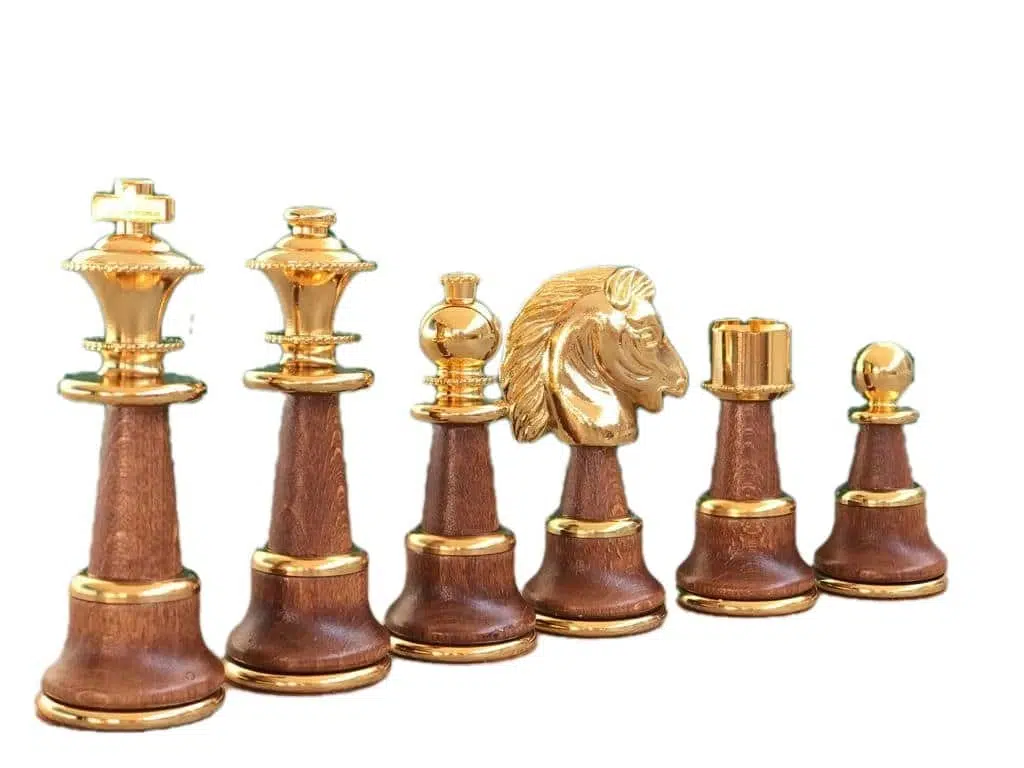 Ensemble Staunton Haut de Gamme Table et Jeu d'Echecs en Bois d'Hêtre et Marbre de Carrare et Albâtre & Bois et Laiton Massif Plaqué Or et Argent – Image 10