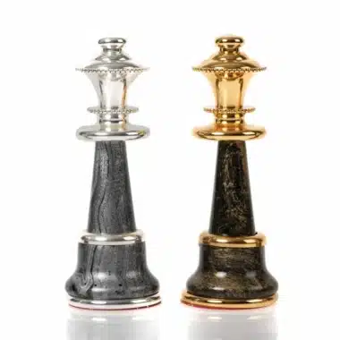 Ensemble Staunton Fantasy XL 2 Echiquier en Cuir Véritable & Jeu d'Echecs en Laiton et Bois Plaqué Or et Argent – Image 11