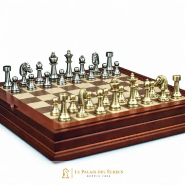 Ensemble Staunton complet avec échiquier en bois et pièces en laiton doré et argenté