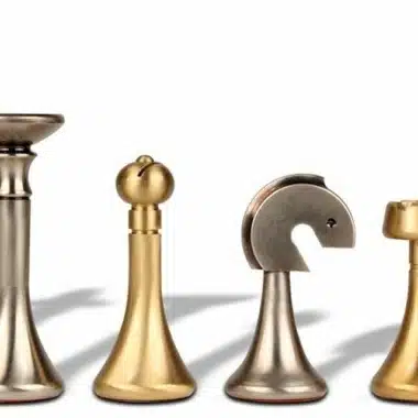 Jeu d'Echecs en Laiton Massif Contemporain