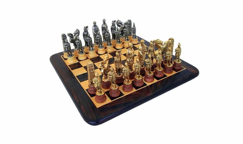 Ensemble "César" Echiquier Arrondi en Bois de Rose et d'Erable Mat & Jeu d'Echecs en Bois et Métal