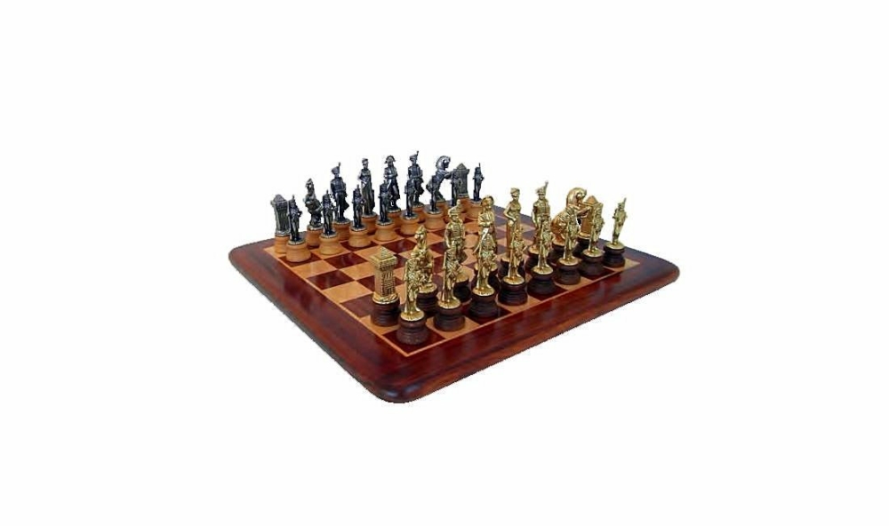 Ensemble "Napoleon II" Echiquier en Bois de Rose et d'Erable & Jeu d'Echecs en Métal Massif