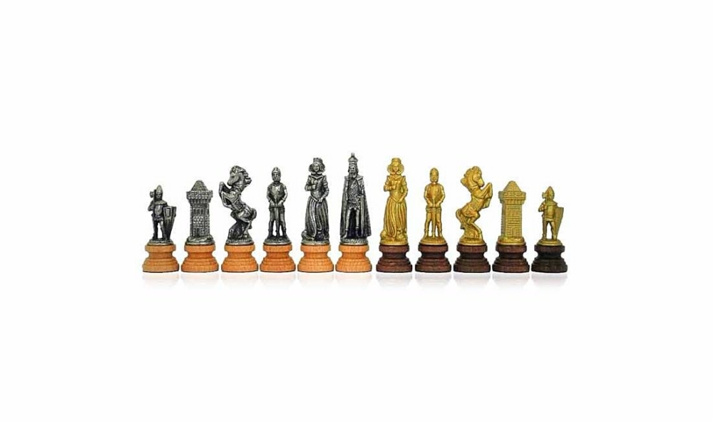Ensemble "Mary Stuart" Table Ronde en Racine de Bruyère & Jeu d'Echecs en Bois et Métal