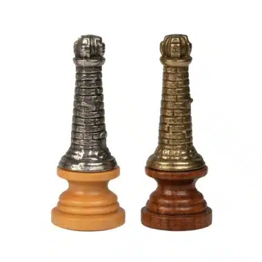 Jeu d'Echecs Médiéval en Bois et Métal Massif – Image 6