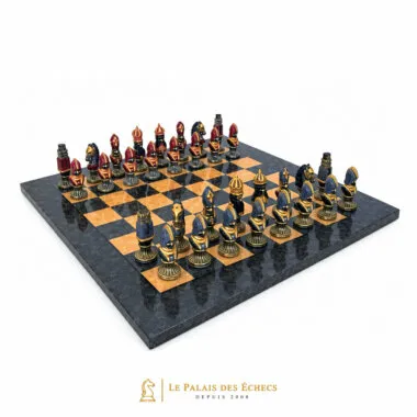Ensemble Moncada III complet, pièces métal peintes sur échiquier en érable