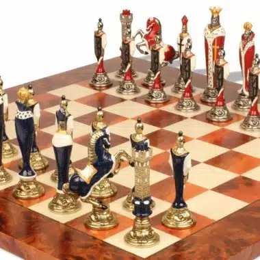 Alternative view of Ensemble Renaissance Haut de Gamme II Echiquier en Bois  & Jeu d'Echecs en Métal Peint à la Main