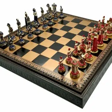 Ensemble Mary Stuart III Echiquier en Similicuir & Jeu d'Echecs en Métal Peint à la Main