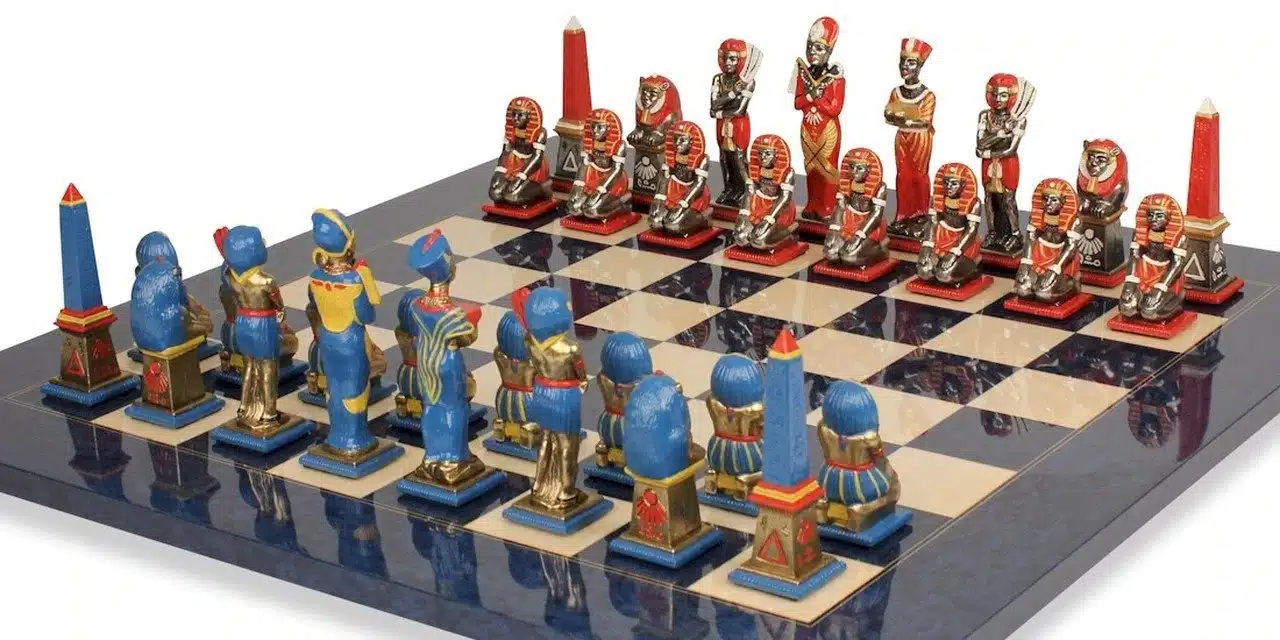 Ensemble Egypte III Echiquier en Bois d'Erable & Jeu d'Echecs en Métal Massif Peint à la Man – Image 6