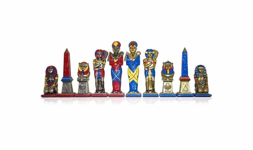 Ensemble "Egypte" Echiquier en Bois d'Erable Rouge & Jeu d'Echecs en Métal Peint à la Main