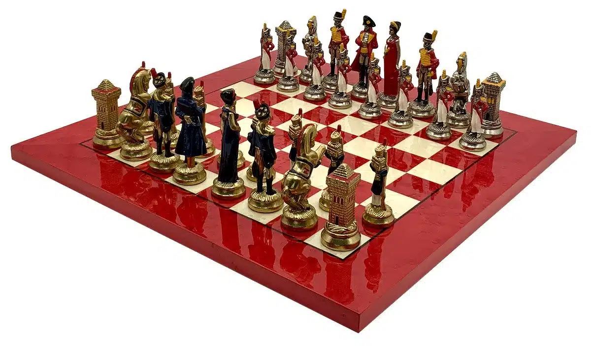 Ensemble Napoleon Waterloo Echiquier en Bois d'Erable et Pièces d'Echecs en Métal Peint à la Main