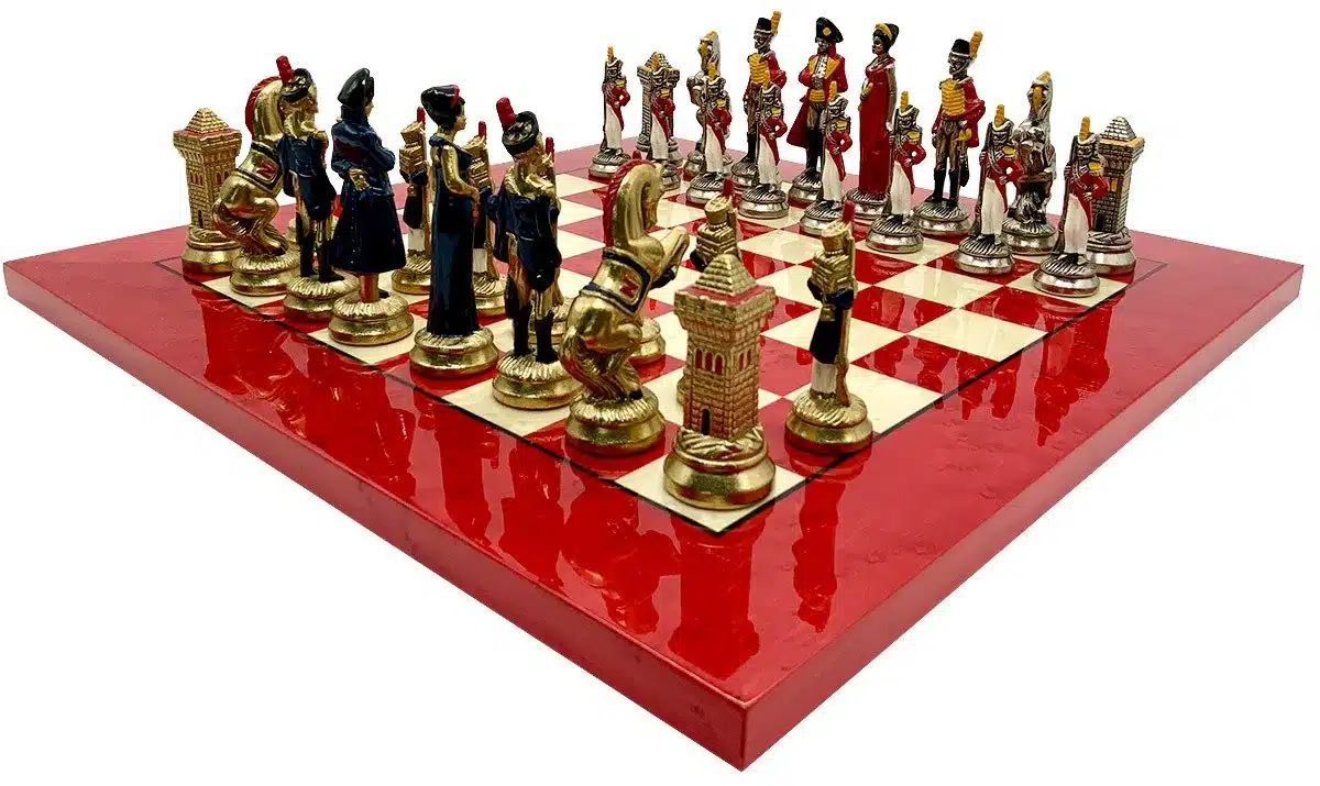 Ensemble Napoleon Waterloo Echiquier en Bois d'Erable et Pièces d'Echecs en Métal Peint à la Main – Image 3