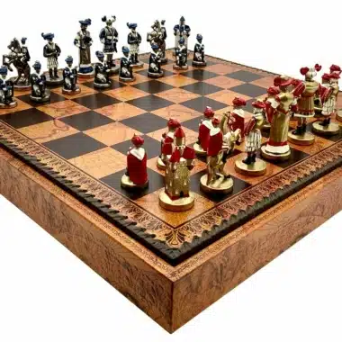 Ensemble Lanzichenecchi Mercenaires II Echiquier avec Rangement et Jeu d'Echecs en Métal Peint à la Main