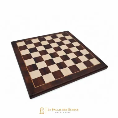 Échiquier en bois d'érable et de rose vu de face en diagonale