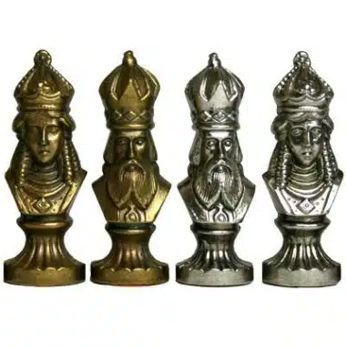 Jeu d'échecs en métal médiéval II, quatre bustes de rois et dames alignés