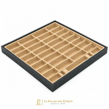 Compartiment de rangement intérieur avec cases pour les pièces