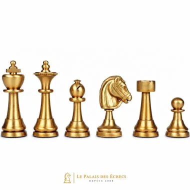 Pièces d'échecs en laiton massif doré, détail du roi, fou et cavalier