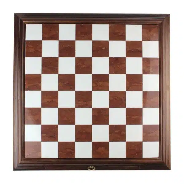 Ensemble Bicolore III Noir et Blanc Echiquier en Bois et Plateau en Albâtre et Pièces d'Echecs en Métal et Bois – Image 4