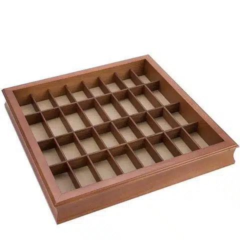 Ensemble Style Français Echiquier en Bois Massif et Plateau en Albâtre avec Compartiment de Rangement & Jeu d'Echecs en Laiton Massif – Image 5