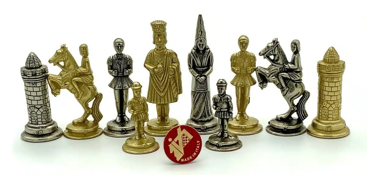 Ensemble Camelot Roi Arthur XIII Echiquier avec Rangement et Jeu d'Echecs en Métal – Image 6