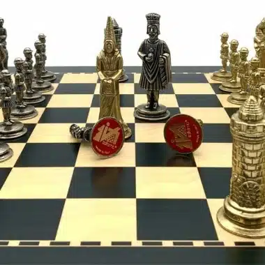 Alternative view of Ensemble Camelot Roi Arthur XI Echiquier en Bois et Figurines en Métal