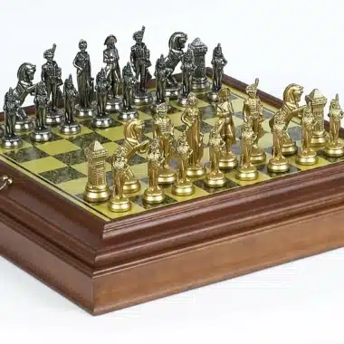 Ensemble Grand Napoléon IV Echiquier en Bois Original et Jeu d'Echecs en Métal
