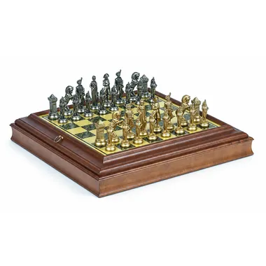 Ensemble Grand Napoléon IV posé sur son coffret en bois fermé
