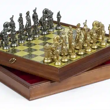 Alternative view of Ensemble Grand Napoléon IV Echiquier en Bois Original et Jeu d'Echecs en Métal